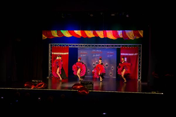 broadway-show-foto-044B68383E-0F79-32A6-ED55-4046EA700C59.jpg