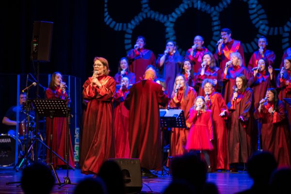 chor-gospel-foto-07FBAE622D-2A0F-ADE7-A165-8F35E02BC38D.jpg