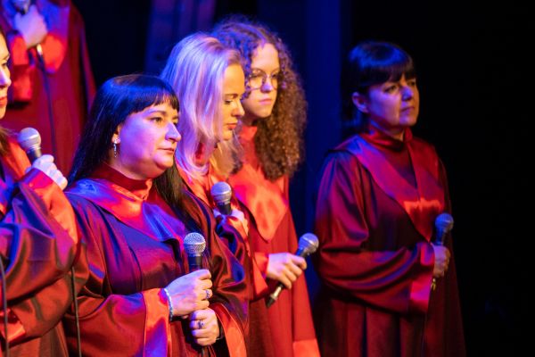 chor-gospel-foto-127DE6D4EB-6765-A319-0121-C8AB49CF21AD.jpg