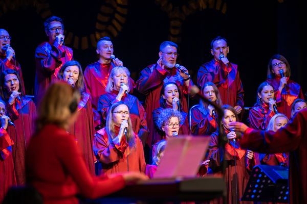 chor-gospel-foto-17D1E3D3E1-2BAD-014D-DF26-399FE8DA67BC.jpg